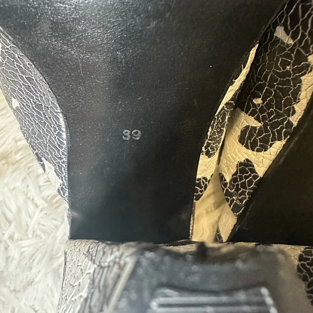 BE DII Blue & White Floral Print Mules - Picture 5 of 11